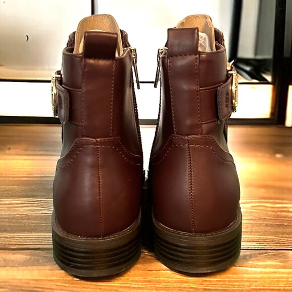 Tommy Hilfiger Women’s 7 Resin 2 Brown Leather Low Heel Ankle Boots Zip NEW - Picture 5 of 10